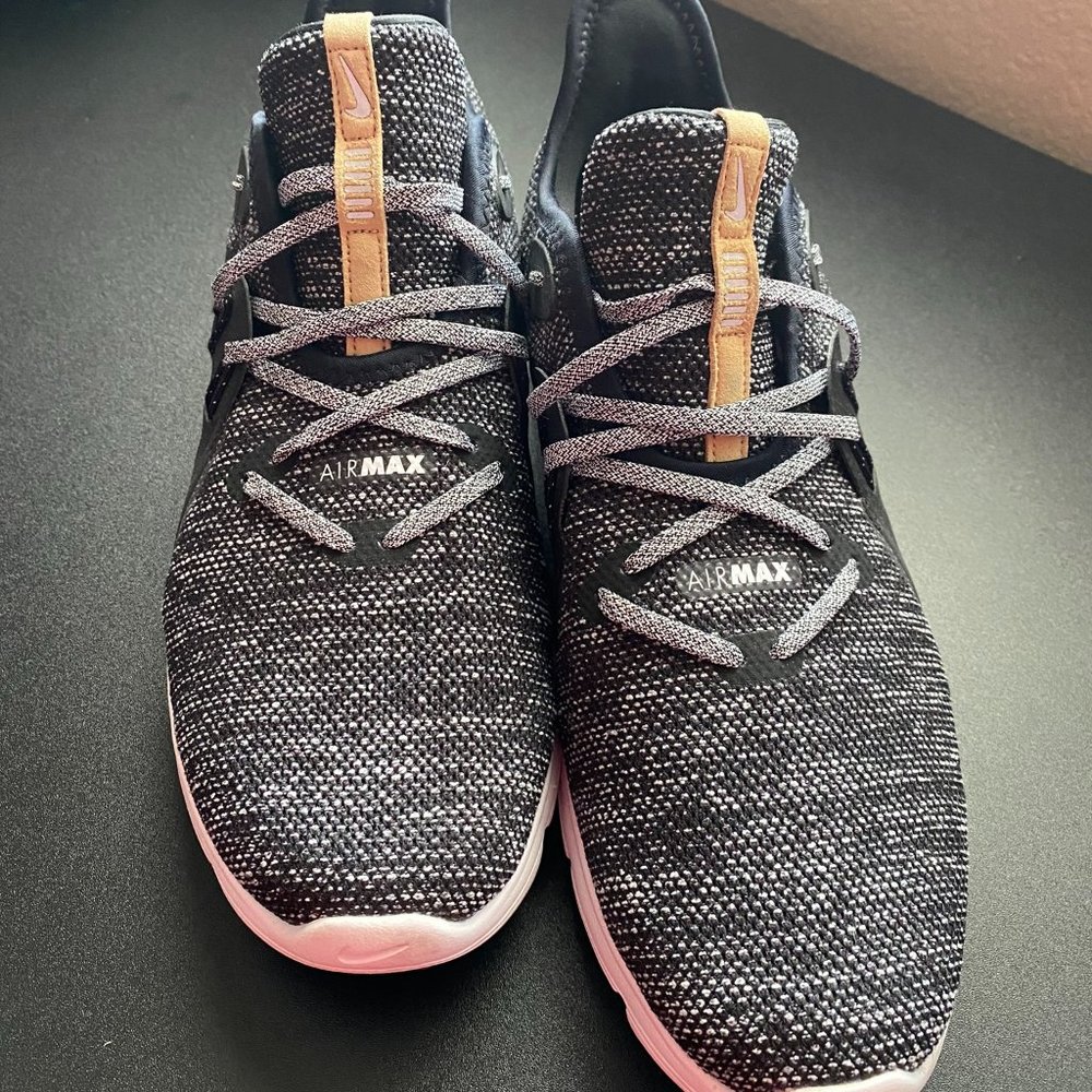 Nike shoes, like new!